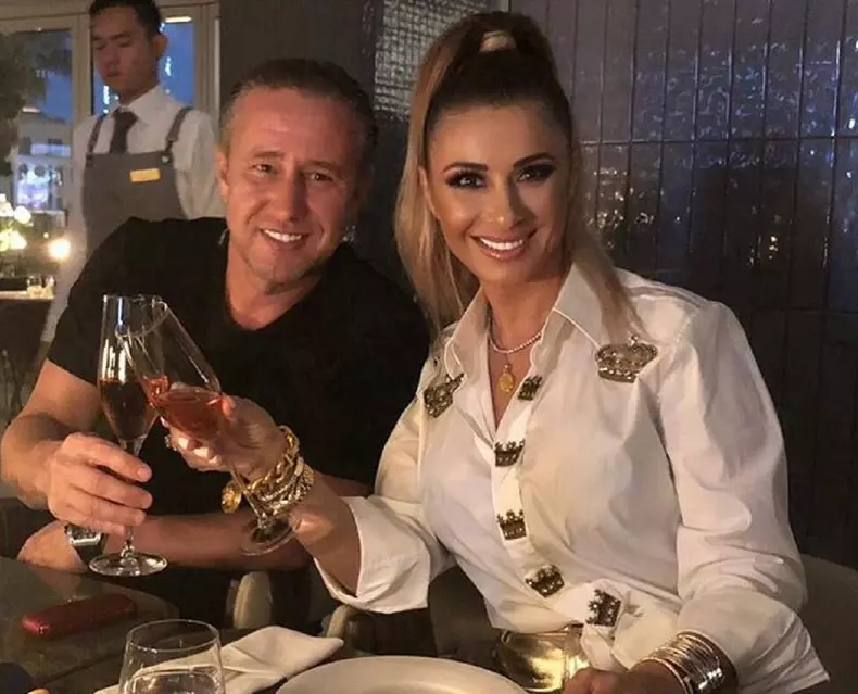 Anamaria-Prodan-a-dezvaluit-ce-se-intampla-intre-ea-si-Laurentiu-Reghecampf2