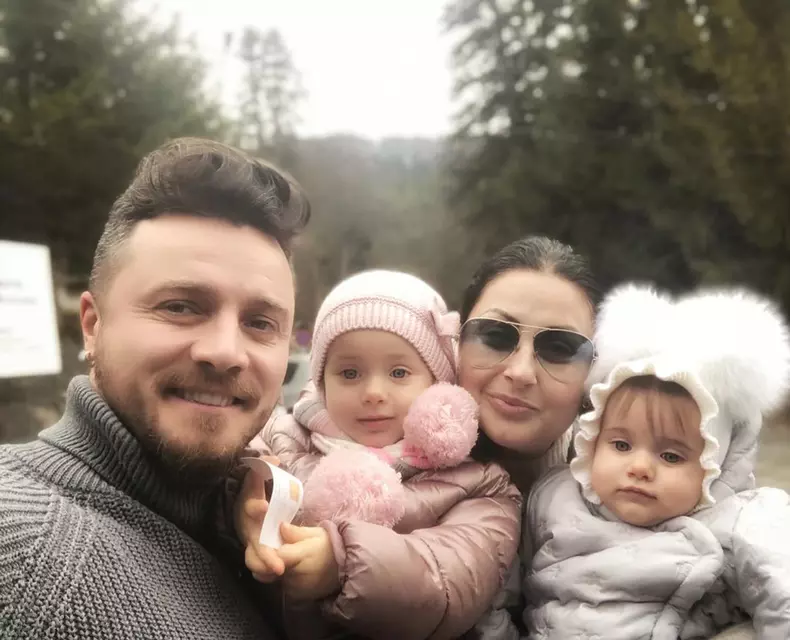 Gabriela Cristea, Tavi Clonda și fiicele lor Iris și Victoria