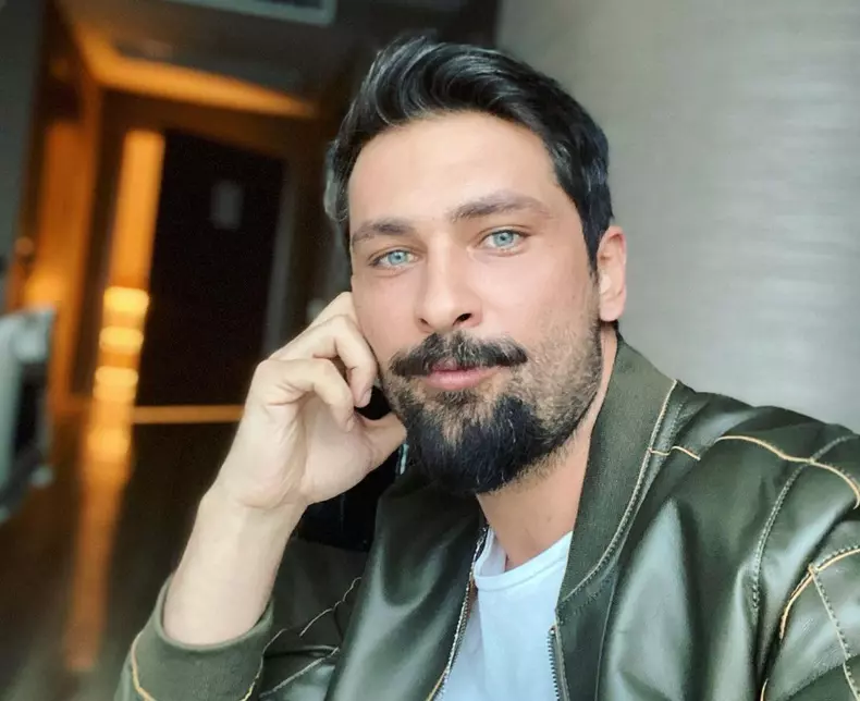 onur tuna 173308938_250288326787304_3465821730378612258_n