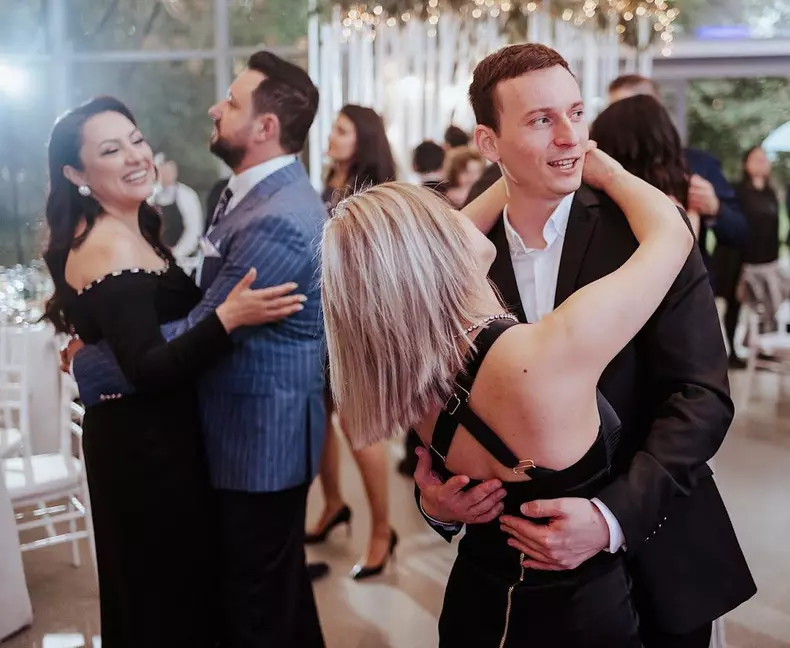 Cine este iubita lui Denis Roabeș, solistul The Motans