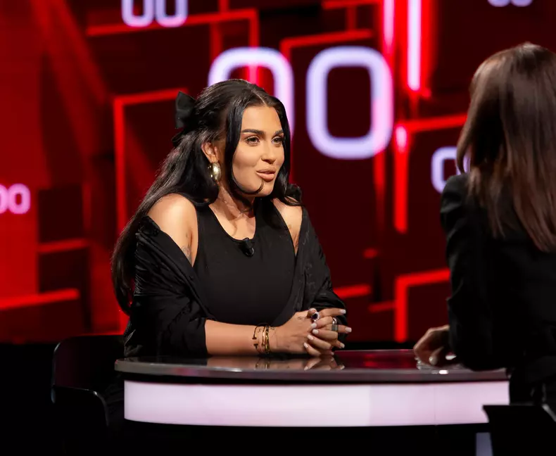Oana Radu la 40 de intrebari cu Denise Rifai_Kanal D (2)