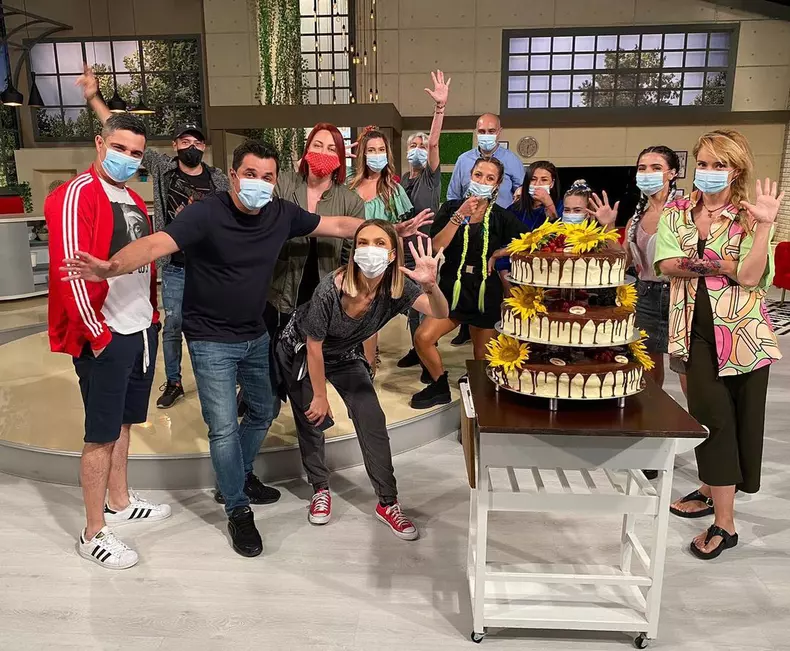 Cine este Andreea Caranda, producătoarea emisiunii Vorbește lumea. O cunoști de la Abracadabra (2)