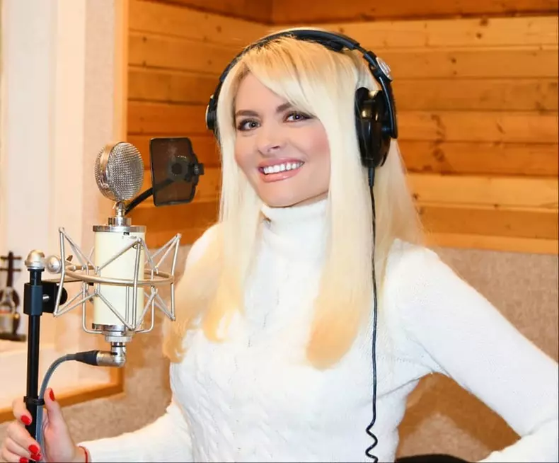 Artista are o carieră muzicală de mai bine de două decenii