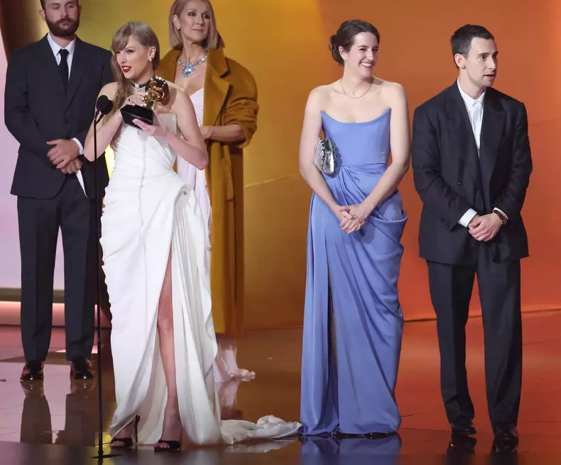 Taylor Swift, criticată pentru gestul față de Celine Dion 