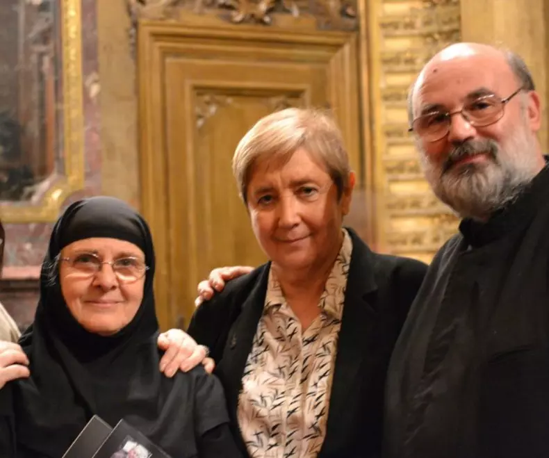 cantareata-maicuta-7