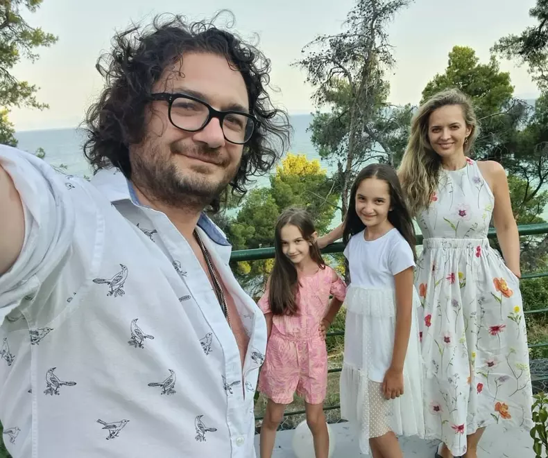 Florin-Dumitrescu-si-sotia-lui-Cristina-implinesc-8-ani-de-la-nunta-5