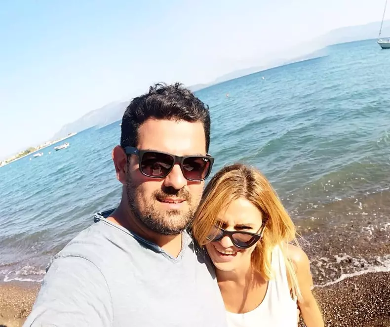 Ellie White s-a vindecat covid 2