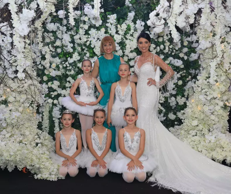 Bebelusa Oana s-a ocupat de coregrafia pentru valsul mirilor