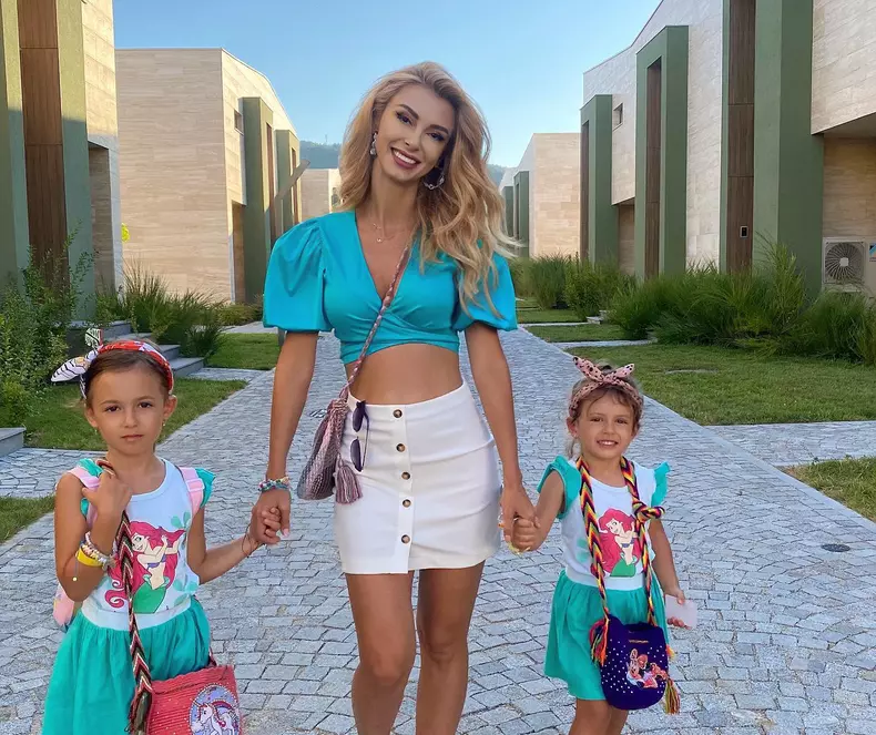 andreea-balan-si-fetitele-1