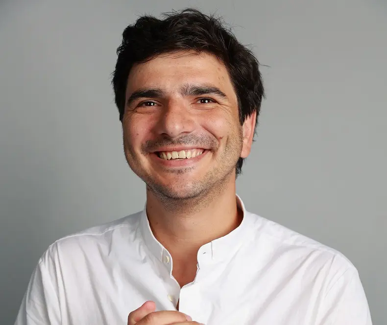 Actorul Alex Bogdan