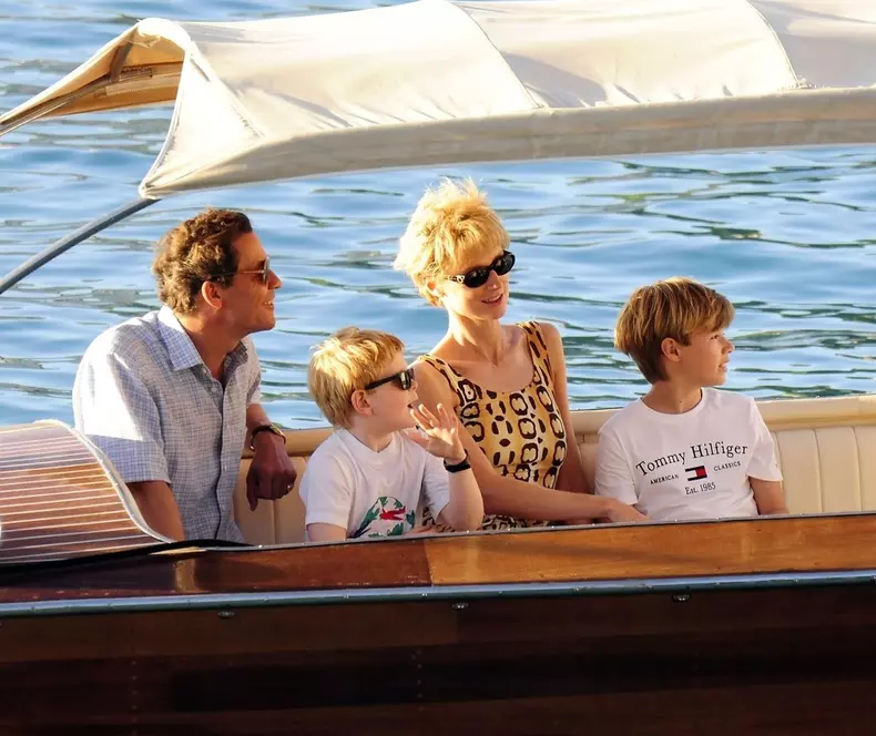 *EXCLUSIVE* STRICTLY NOT AVAILABLE FOR ONLINE USAGE UNTIL 19:30 PM UK TIME ON 15/10/2021 -  Reprising the roles as the British Royals, the Crown Actors Elizabeth Debicki and Dominic West are spotted filming out on a boat in Palma De Mallorca.