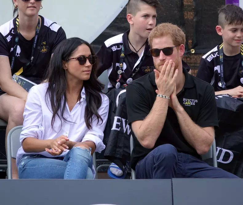 Prințul Harry și Meghan Markle s-au logodit