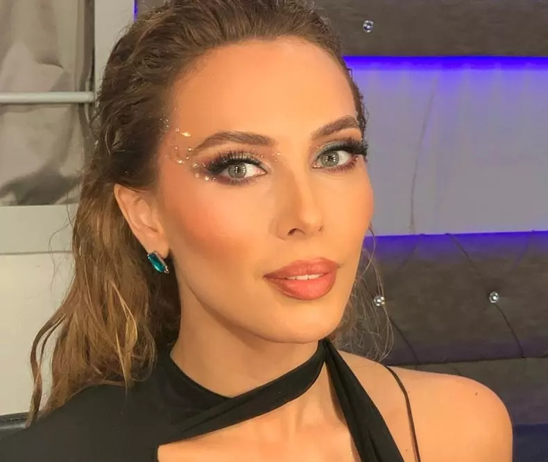 iulia-vantur-2-1