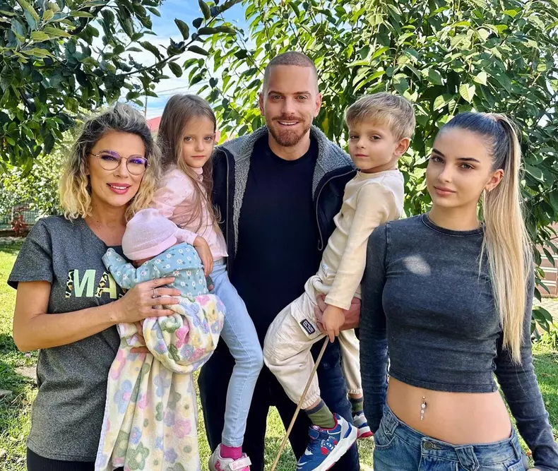 alina laufer familiee