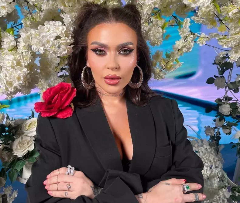 oana-radu-s-a-mutat-in-casa-noua-arata-absolut-divin-video-din-interior