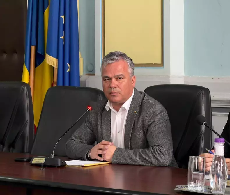 Adrian Veștea (4)