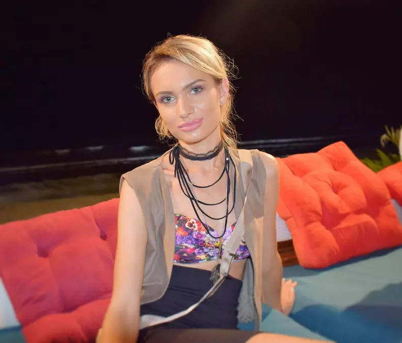 Bianca-de-lnsula-Iubirii-4-1