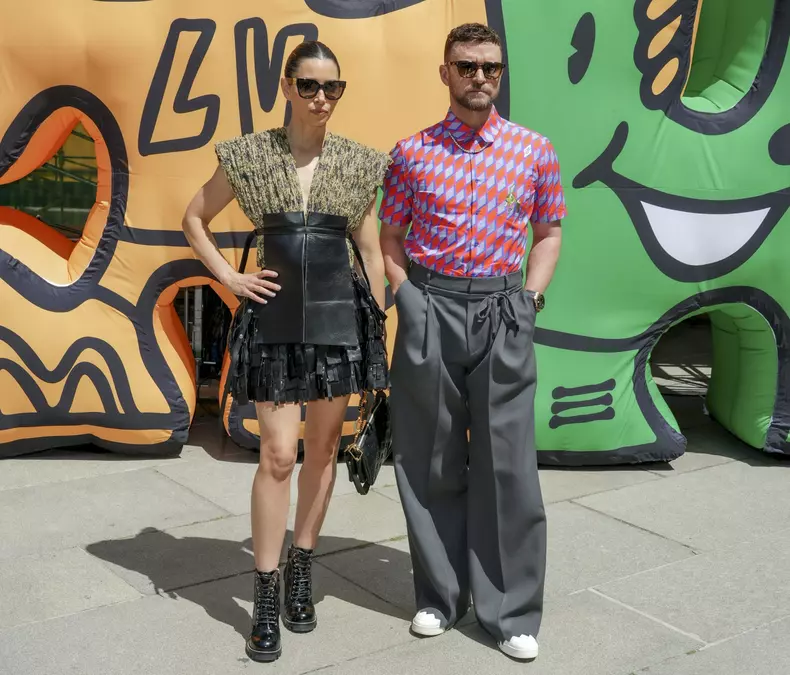 Photocall du défilé de mode Hommes "Louis Vuitton" Prêt-à-porter Printemps-Été 2023 au Musée du Louvre à Paris