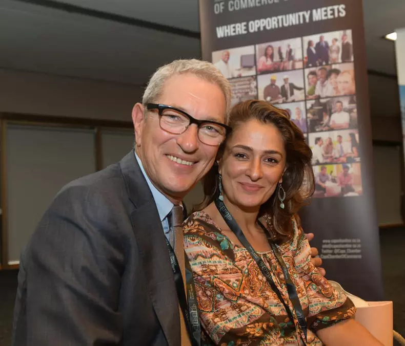 Cu-face-si-cati-bani-castiga-fostul-sot-al-Andreei-Berecleanu-Andrei-Zaharescu-in-Africa-de-Sud.-Cum-arata-sotia-lui-2