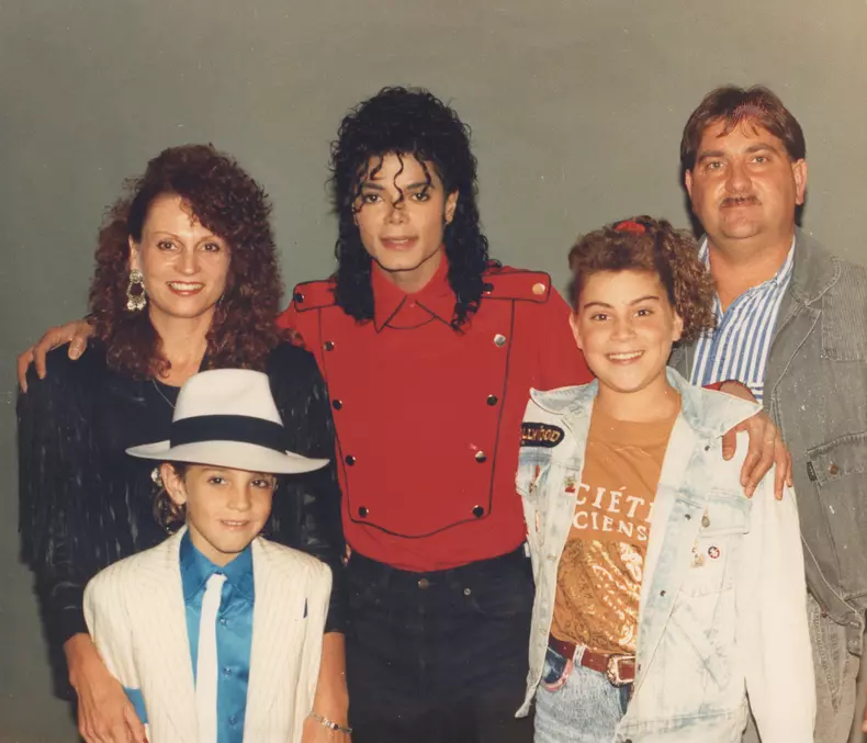 Leaving Neverland (2)