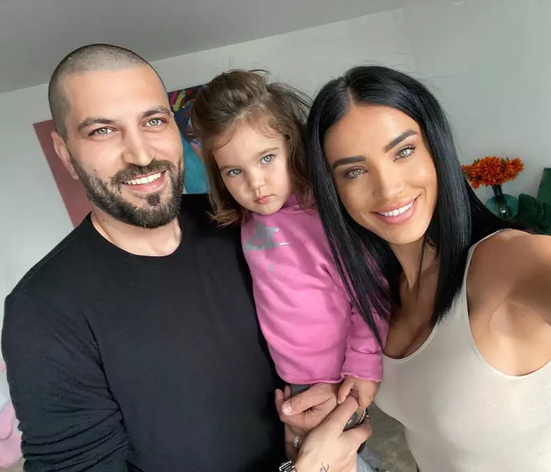 Adelina-Pestritu-Virgil-Steblea-si-fiica-lor-Zenaida-Maria-2