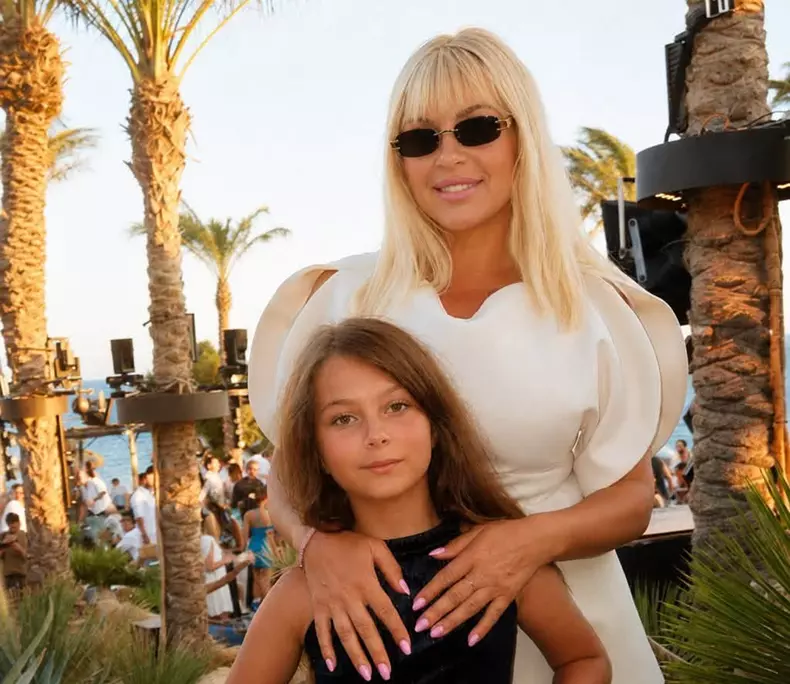 Elena-Udrea-si-fiica-sa-Eva