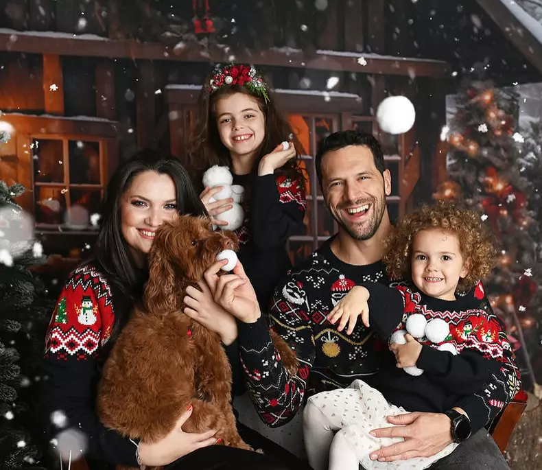 Adrian Nartea cu familia