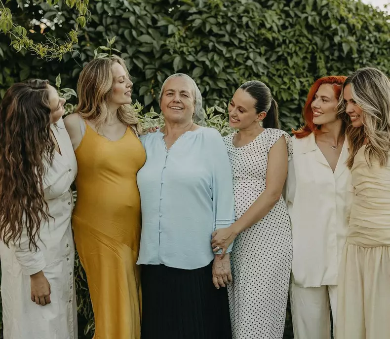 9. Lidia Buble și familia ei