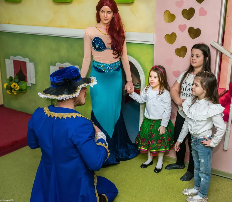 Petrecerea aniversară a Maria Isabelei, fiica Oanei Roman si a lui Mariu Elisei