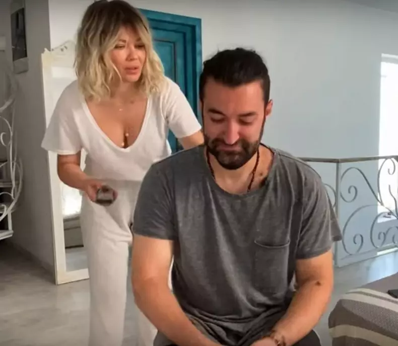 Gina-Pistol-si-Smiley-3-1024x892