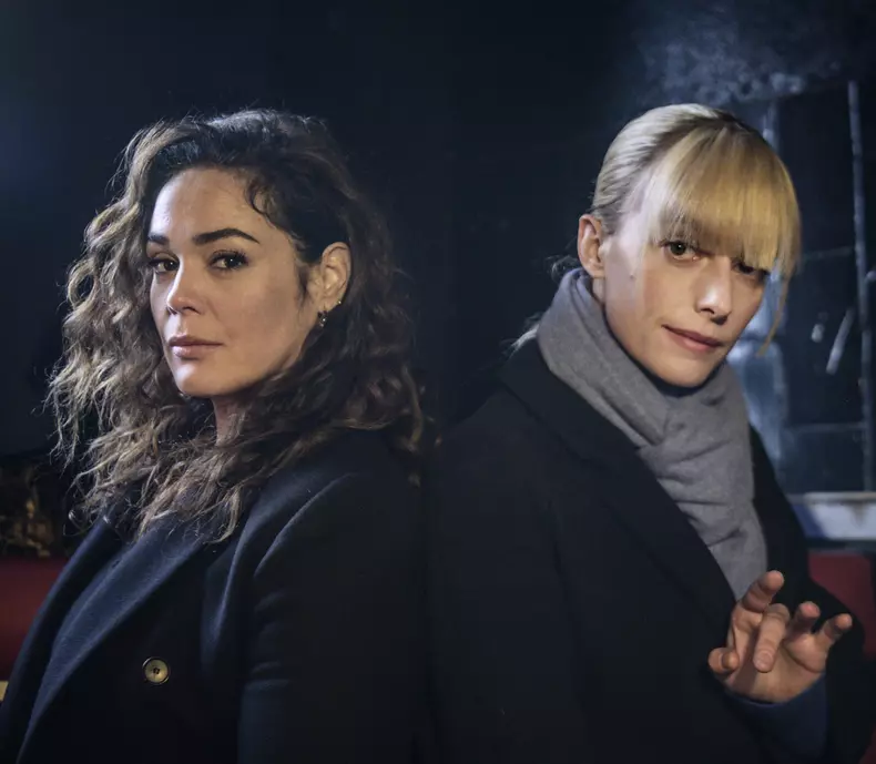 ASTRID ET RAPHAELLE
