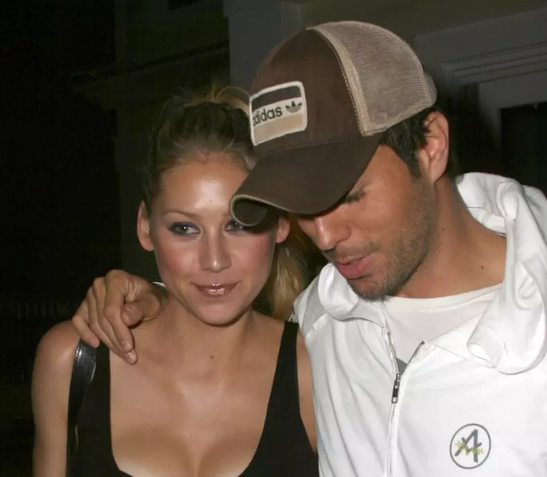 Enrique Iglesias and Anna Kournikova Dine in Miami