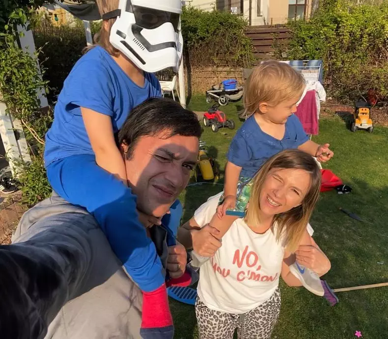 Adela Popescu, Radu Vâlcan și fiii lor