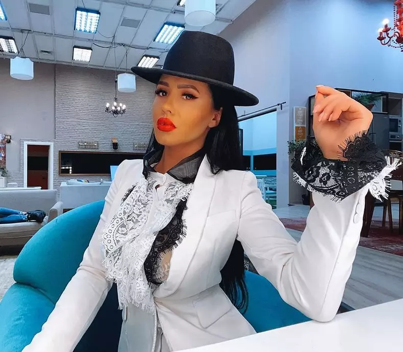 Ella-Puterea-Dragostei-8