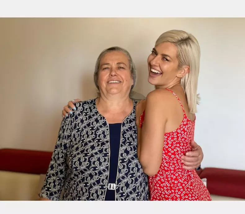 Cum-arata-surorile-Lidiei-Buble-1