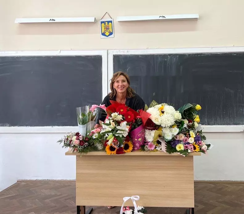 carmen-iohannis-2Cum s-a îmbrăcat Carmen Iohannis pentru deschiderea noului an școlar. De ce a atras atenția cu apariția sa