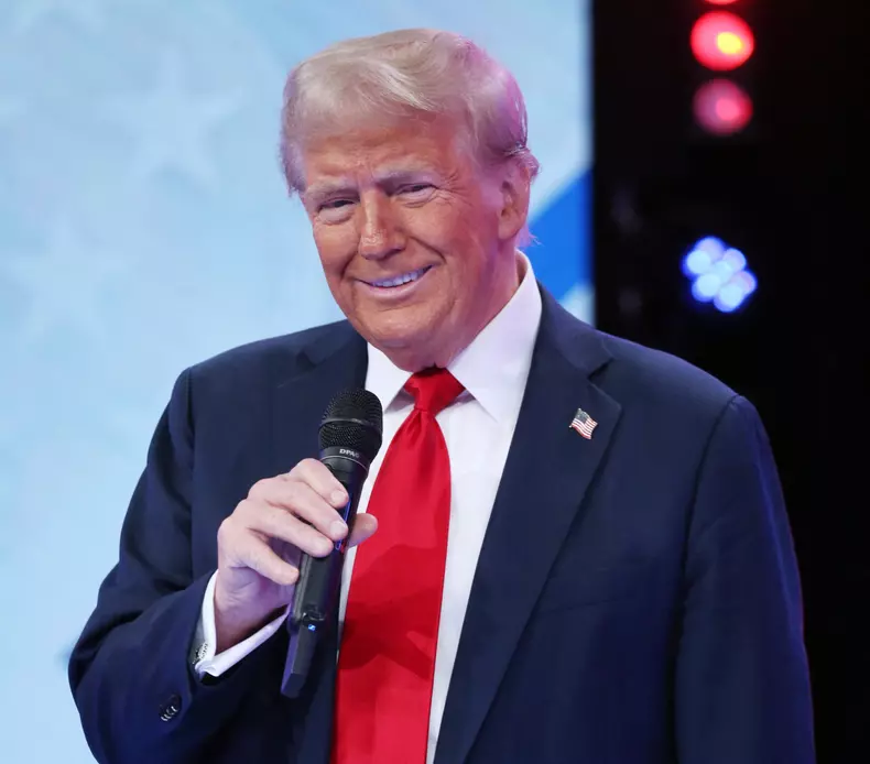 Donald Trump participe à la réunion publique d'Univision en Floride