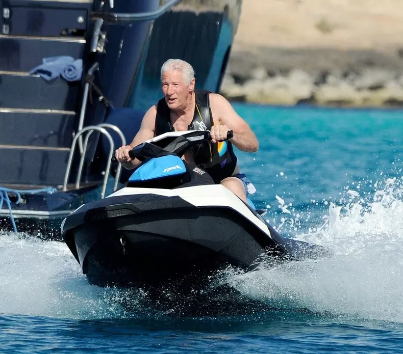 *PREMIUM-EXCLUSIVE* *WEB EMBARGO UNTIL 00:35 HRS UK TIME ON 14/06/22* 72-year-old American Actor Richard Gere and his wife 39-year-old Alejandra Silva enjoy their family holiday in Formentera, Spain.