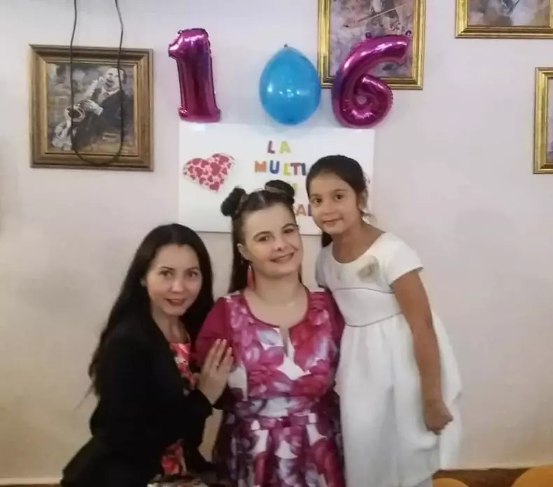 Lorelai Moșneguțu a împlinit 16 ani (1)