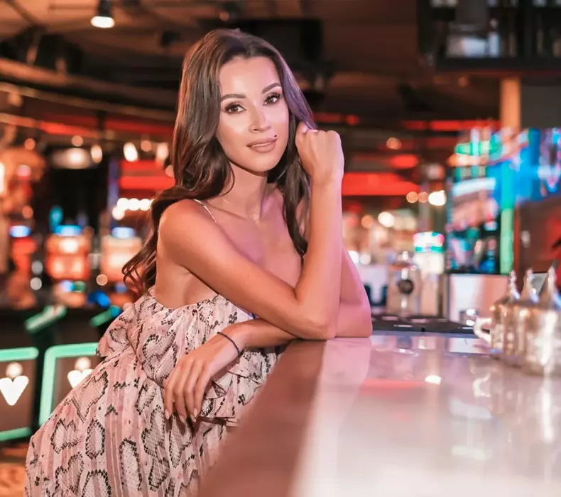 Ana-Maria Barnoschi s-a logodit în Santorini. Primele imagini cu inelul de logodnă