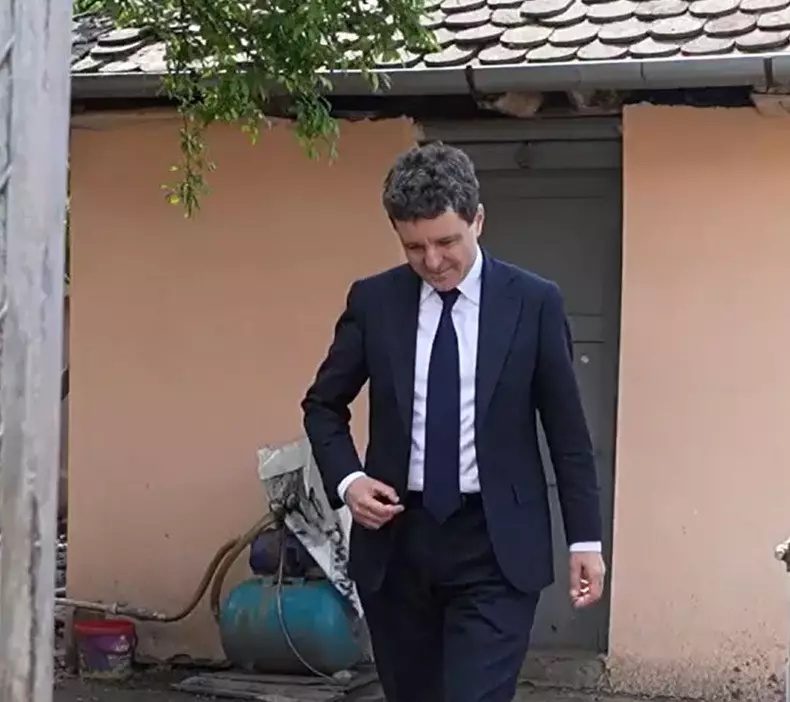 nicusor dan la bunici