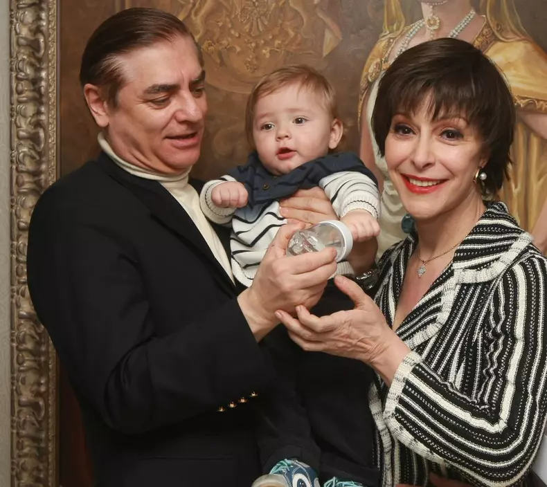 0-327755-prinul-paul-prinesa-lia