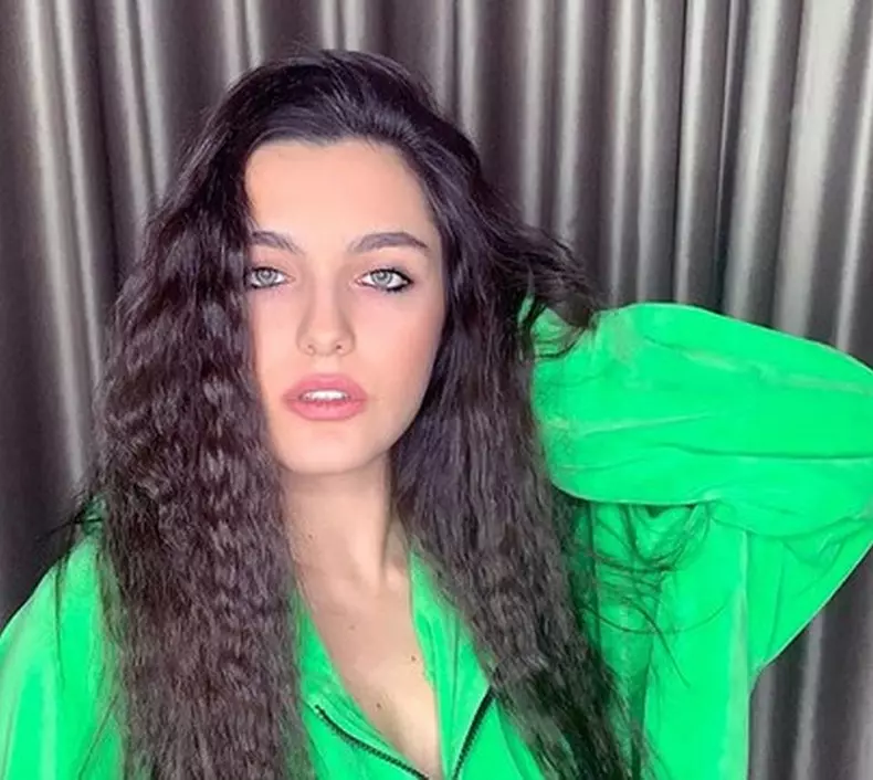 Alexia-Eram-sexy-intro