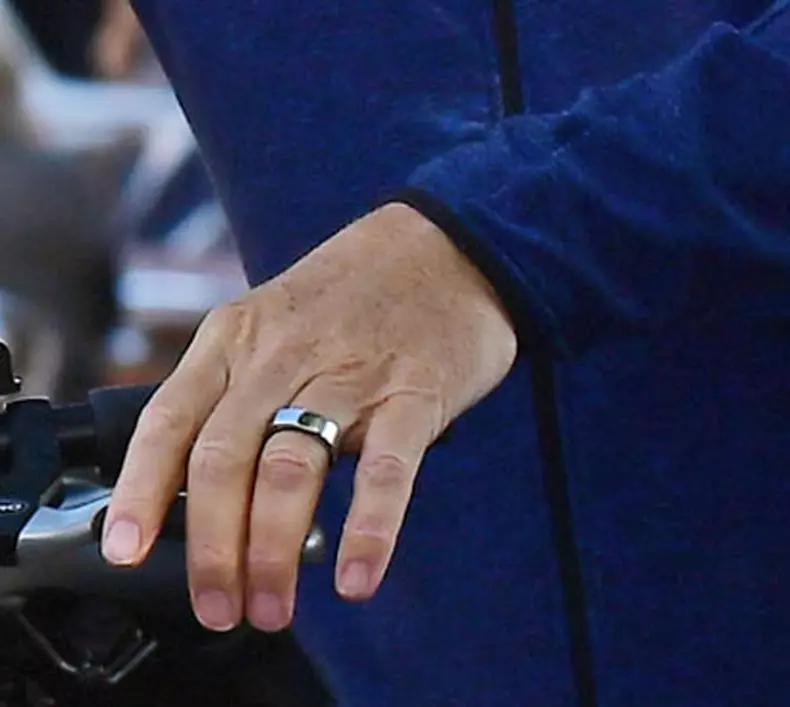 *PREMIUM-EXCLUSIVE* MUST CALL FOR PRICING BEFORE USAGE 
 - STRICTLY NOT AVAILABLE FOR ONLINE USAGE UNTIL 18:15 PM UK TIME ON 03/09/2020 -  Controversial actor Kevin Spacey pictured for the first time in Months wearing what looks like a Wedding band on his
