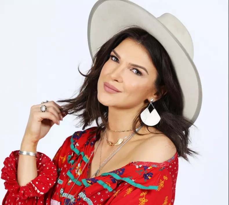 Monica-Barladeanu-3-e1531383948202-1024x916