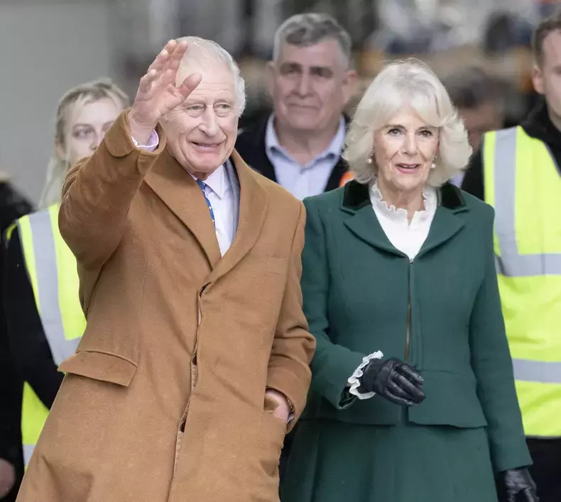 regele-charles-si-camilla-75