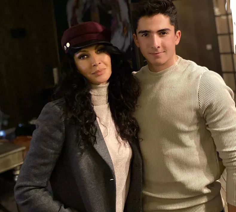 Mihaela-Rădulescu-și-Ayan-1