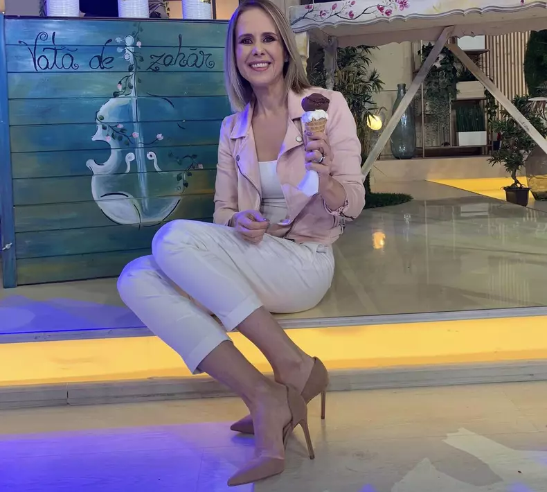 mihaela-bilic-laptele-si-inghetata