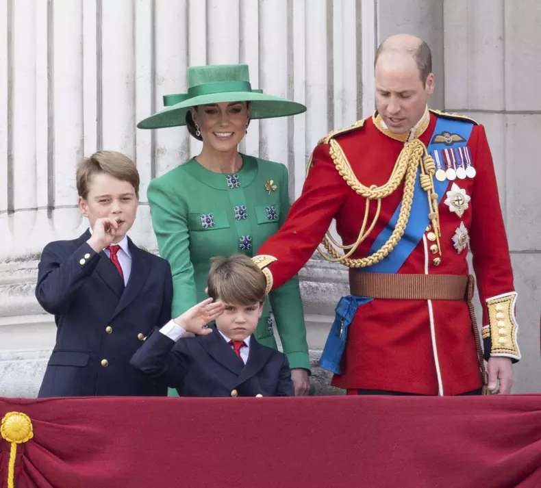 Kate Middleton, omagiu emoționant pentru Regina Elisabeta. Ipostaza în care a fost surprinsă soția prințului William