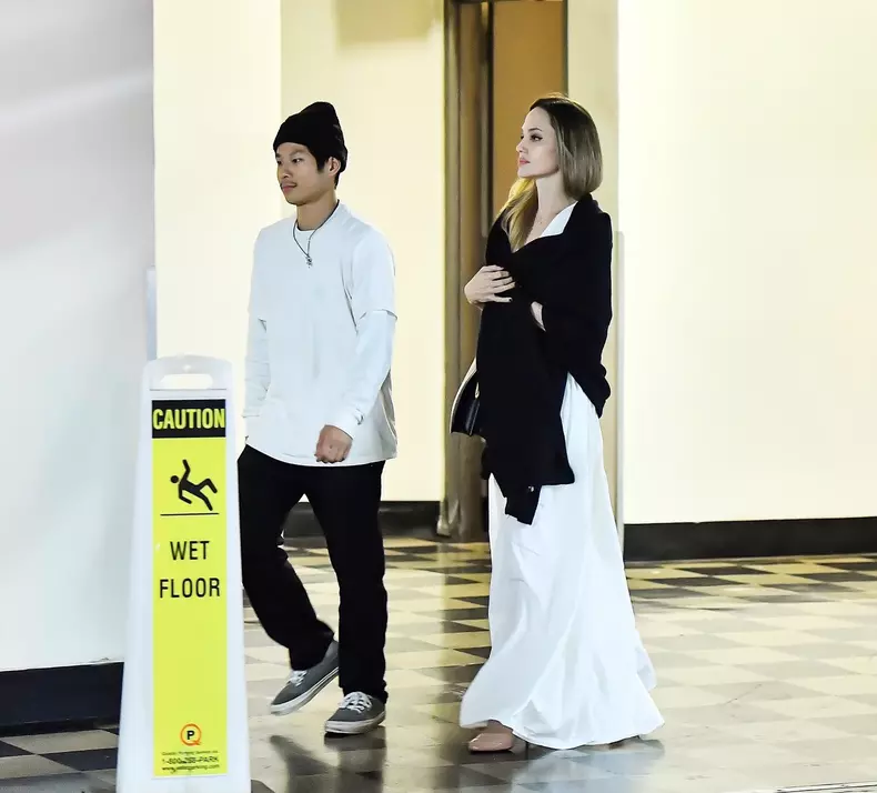Angelina Jolie și fiul ei